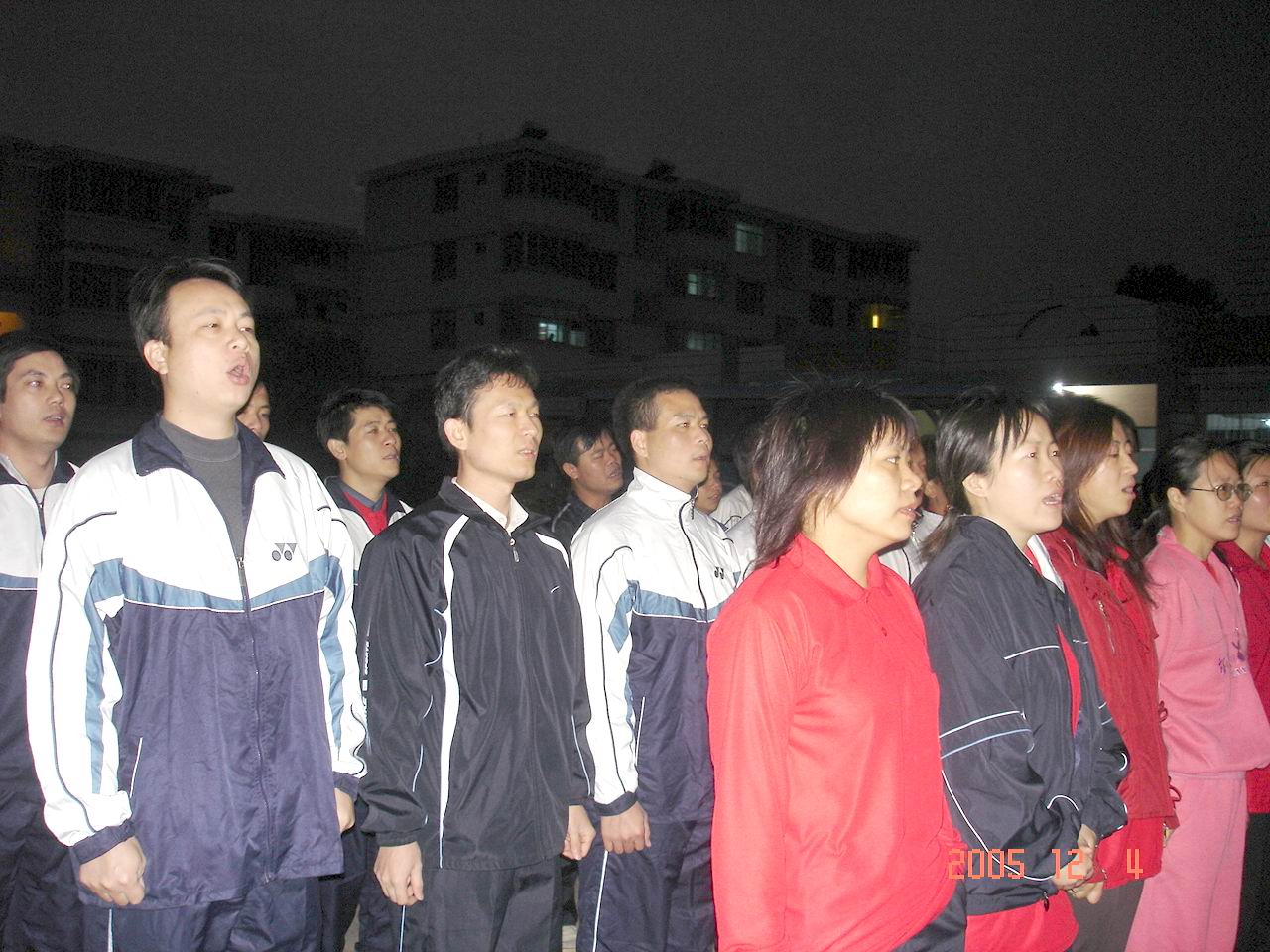 晨練、唱隊歌